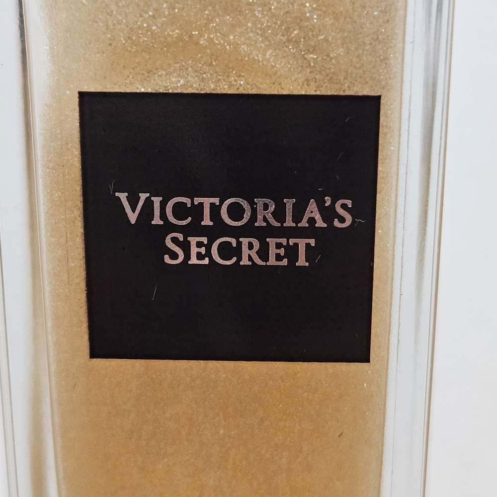 Victoria's Secret Tease Shimmer Fragrance Oil 1.7 FL. Oz - Picture 2 of 5